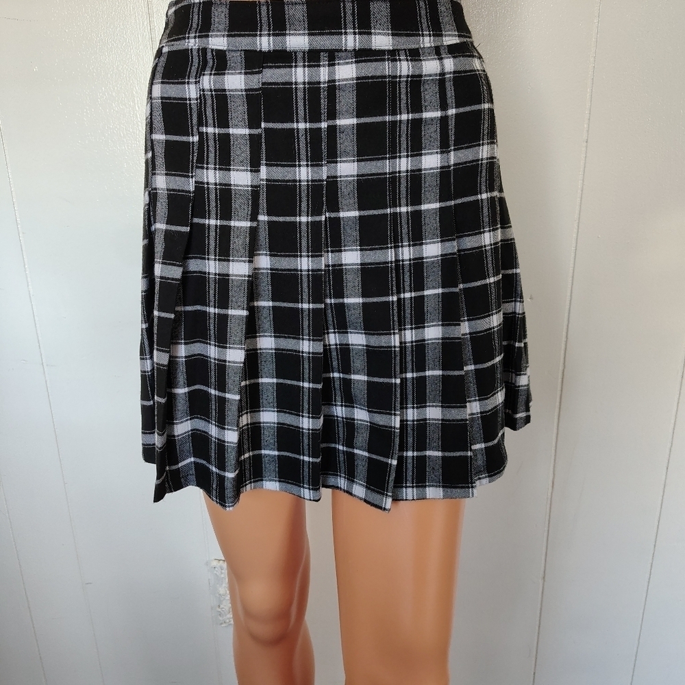 HOLLlSTER CALIFORNIA Ultra High Rise Plaid Black and White Women's Skirt Size S